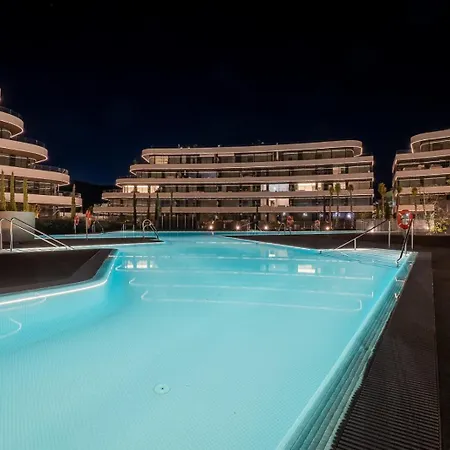 Vivi Homes - Mali Pool, Jacuzzi, Garden, Gym & Sea View Apartment