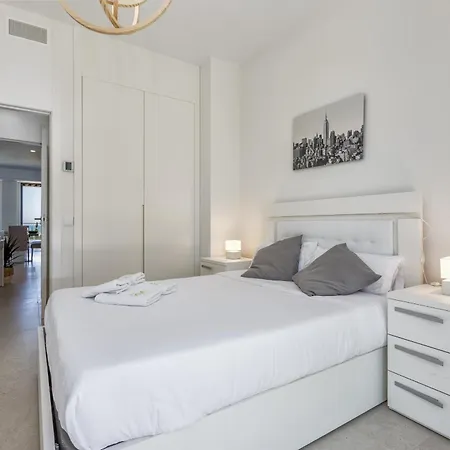 Vivi Homes - Mali Pool, Jacuzzi, Garden, Gym & Sea View Apartment *