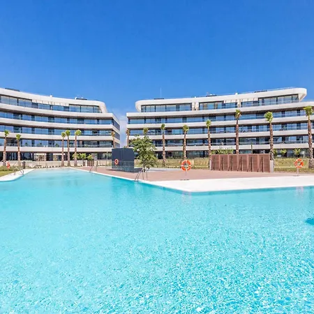 Vivi Homes - Mali Pool, Jacuzzi, Garden, Gym & Sea View Apartment *