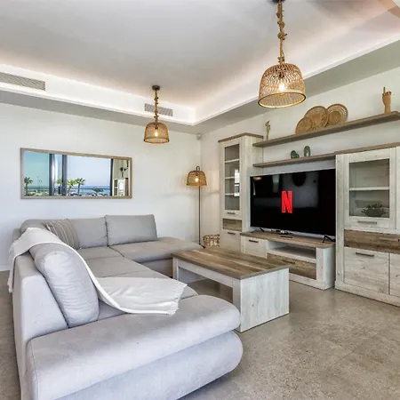 Apartment Vivi Homes - Mali Pool, Jacuzzi, Garden, Gym & Sea View *