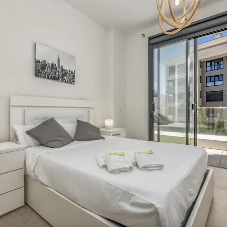 Vivi Homes - Mali Pool, Jacuzzi, Garden, Gym & Sea View Apartment Torremolinos